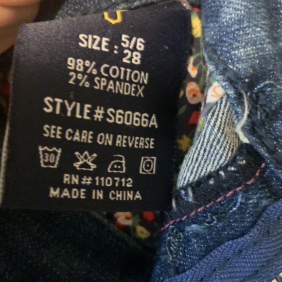 Vigoss Studio Denim Shorts Freyed Hem Size 5/6 - Picture 3 of 4